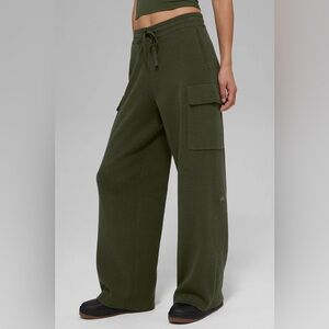 ALO Scholar Knit High-Waist Cargo Pant